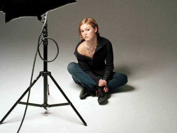 Julia-Stiles-25