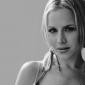 Julie-Benz-25