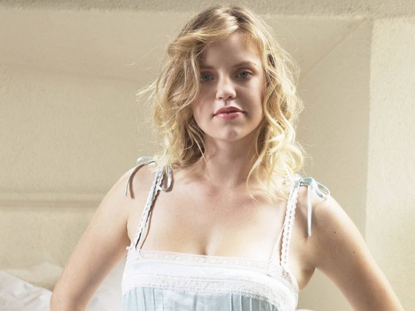 Kelli-Garner-3