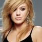 Kelly-Clarkson-15