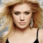 Kelly-Clarkson-16