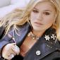 Kelly-Clarkson-23