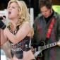 Kelly-Clarkson-37