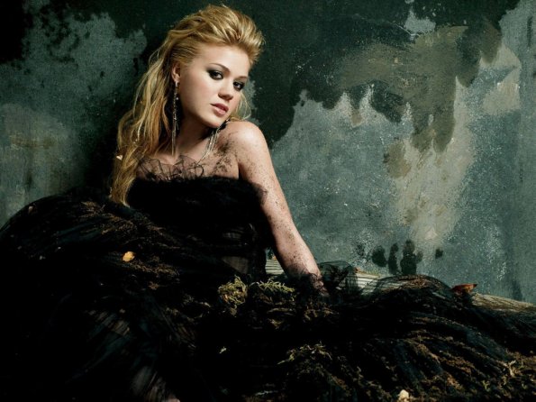 Kelly-Clarkson-46