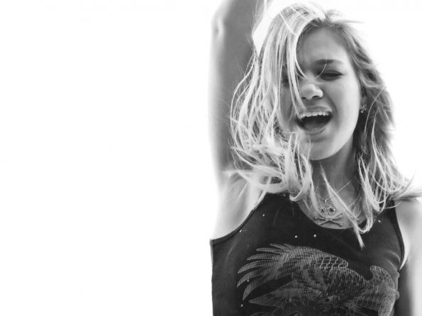Kelly-Clarkson-47