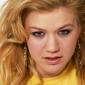 Kelly-Clarkson-61