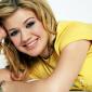 Kelly-Clarkson-62