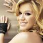 Kelly-Clarkson-65