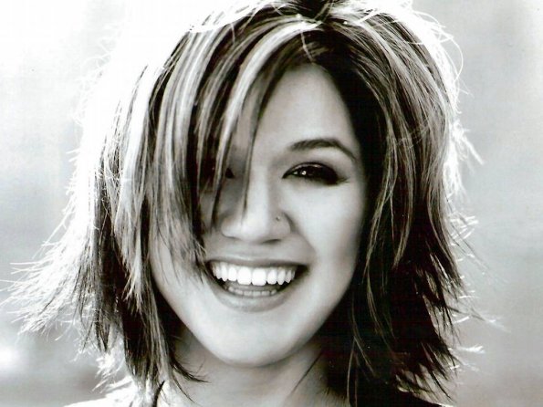 Kelly-Clarkson-90