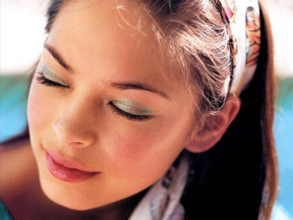 Kristin-Kreuk-111