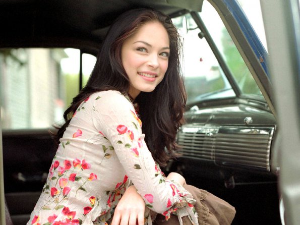 Kristin-Kreuk-17