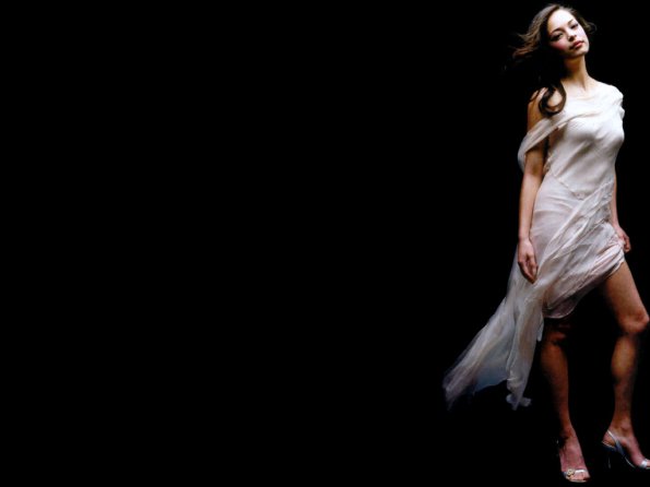 Kristin-Kreuk-29