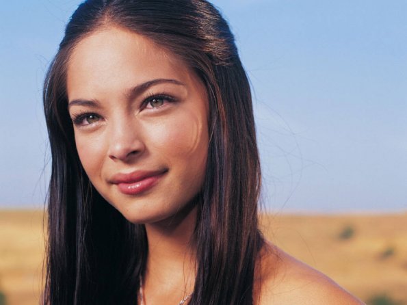 Kristin-Kreuk-32
