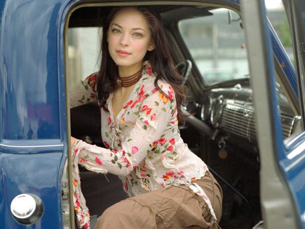 Kristin-Kreuk-41