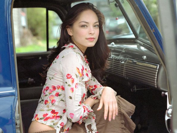 Kristin-Kreuk-42