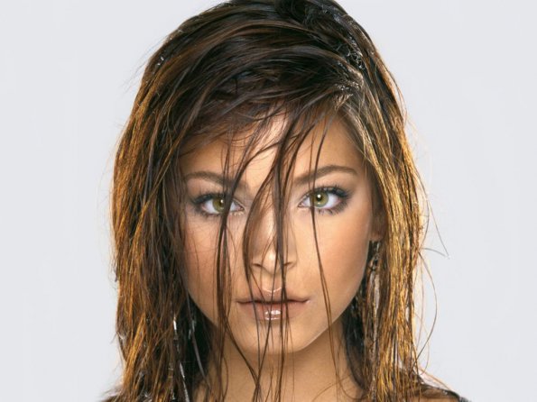 Kristin-Kreuk-44