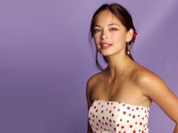 Kristin-Kreuk-46