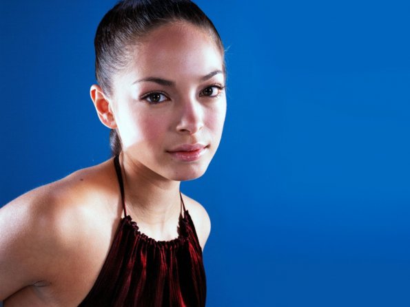 Kristin-Kreuk-57