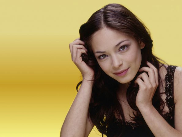 Kristin-Kreuk-60