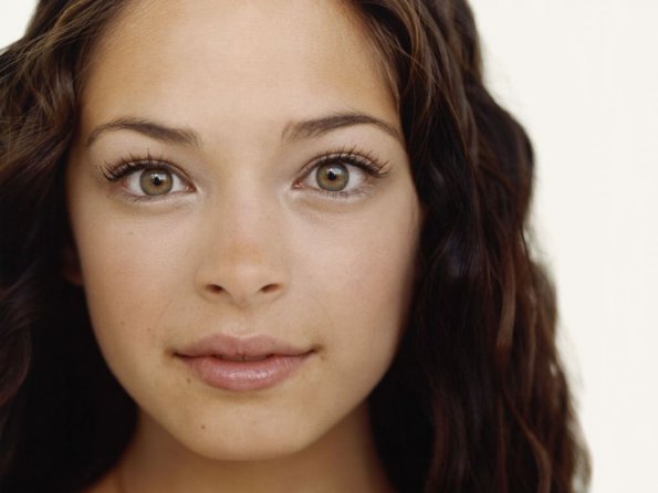 Kristin-Kreuk-68