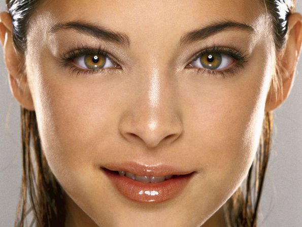 Kristin-Kreuk-74