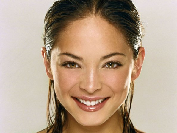 Kristin-Kreuk-75