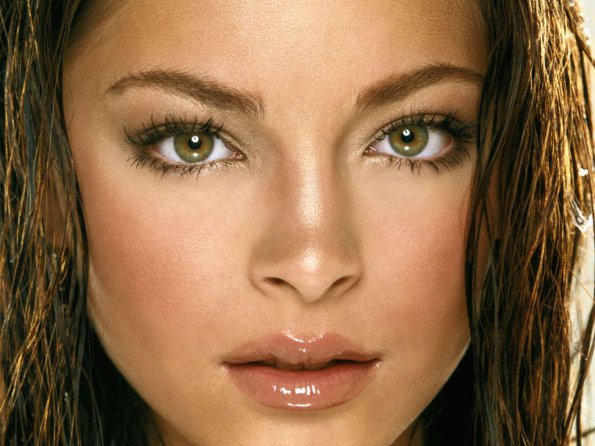 Kristin-Kreuk-76
