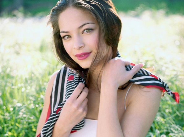 Kristin-Kreuk-84