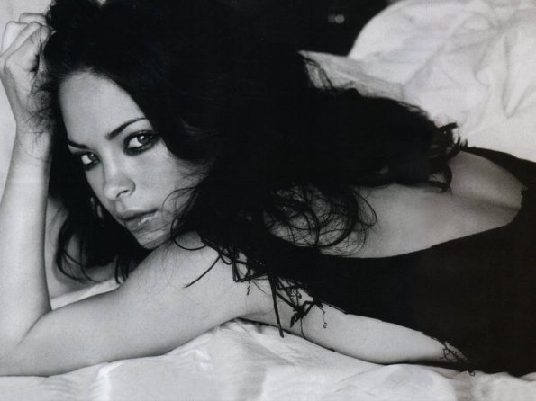Kristin-Kreuk-95