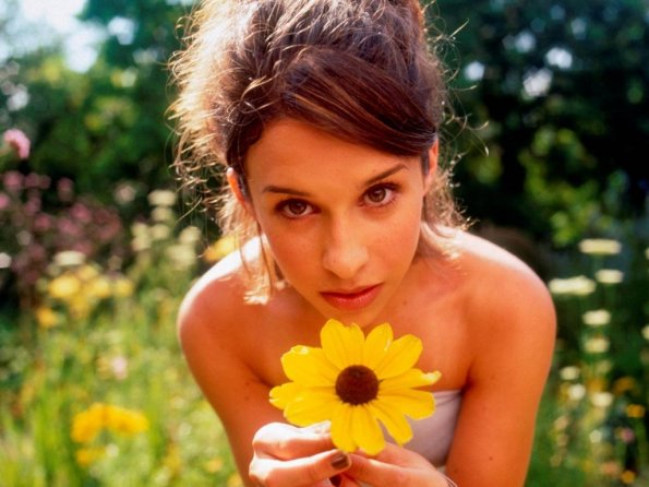 Lacey-Chabert-19