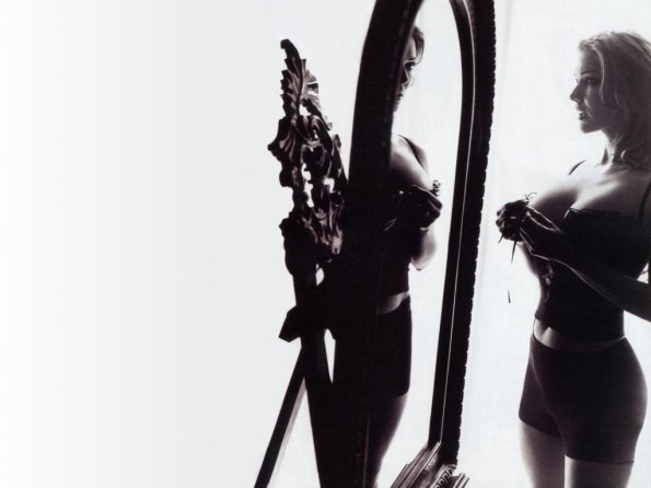 Laura-Harring-6