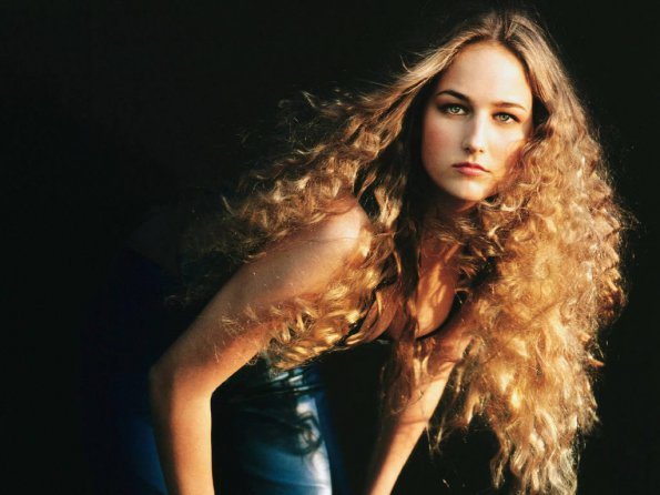 Leelee-Sobieski-15