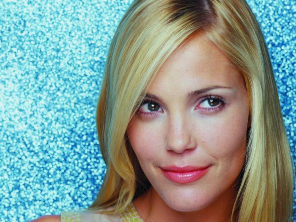Leslie-Bibb-5