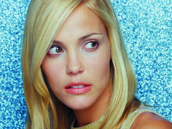 Leslie-Bibb-7