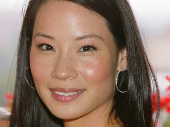 Lucy-Liu-22