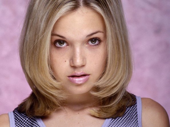 Mandy-Moore-31