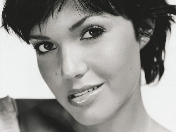 Mandy-Moore-95