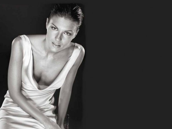Martina-Colombari-20