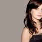 Mena-Suvari-14