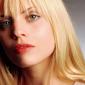 Mena-Suvari-40