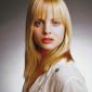 Mena-Suvari-50