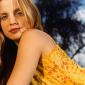 Mena-Suvari-75