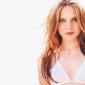Mena-Suvari-77