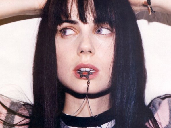Mia-Kirshner-6