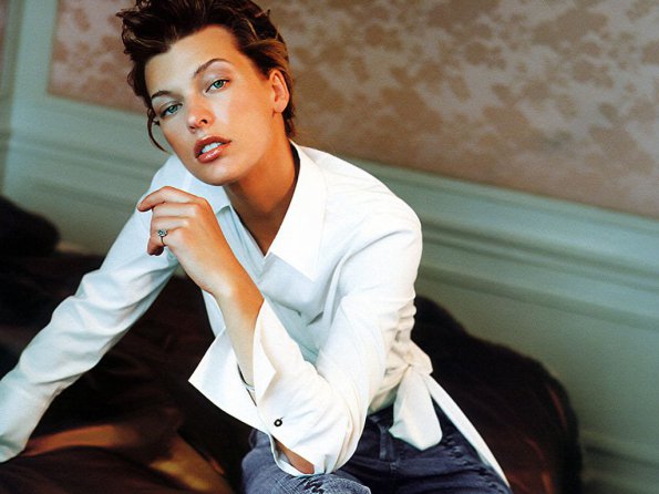 Milla-Jovovich-57