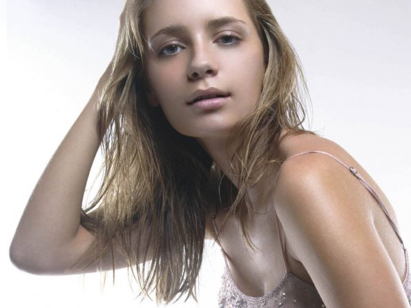 Mischa-Barton-50
