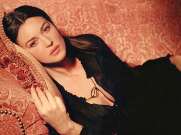 Monica-Bellucci-19
