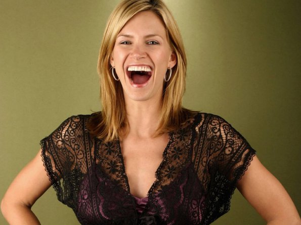 Natasha-Henstridge-7