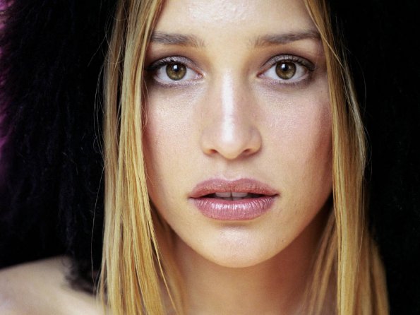 Piper-Perabo-11