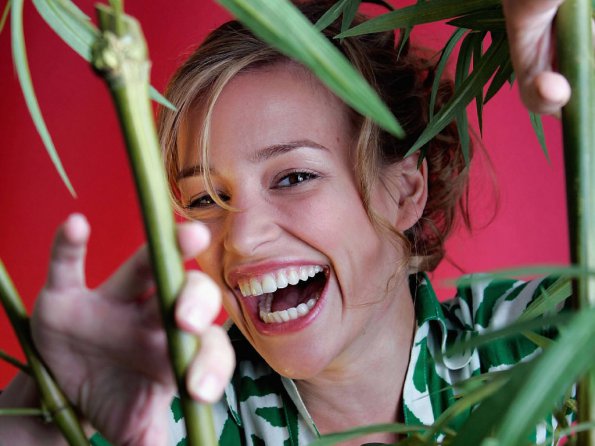 Piper-Perabo-12